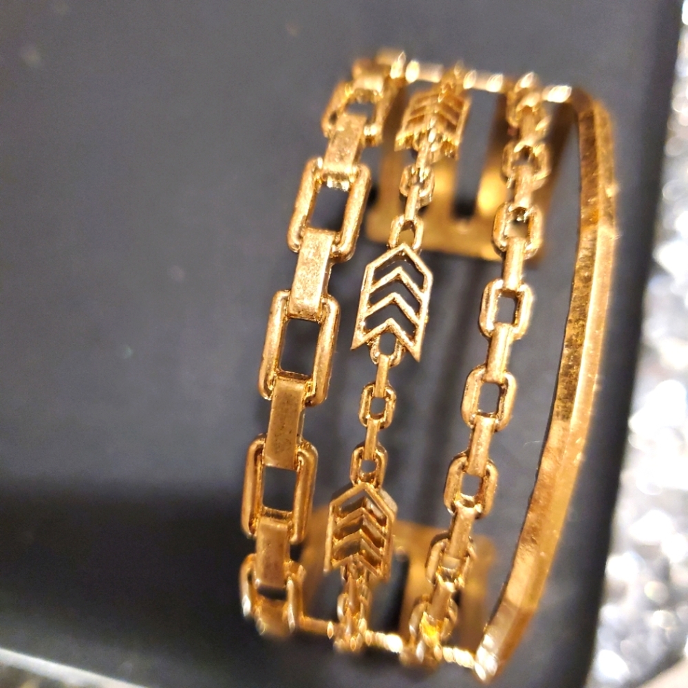 Gold chain cuff - Picture 3 of 3